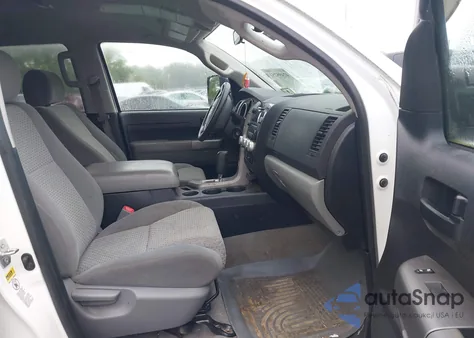 2011 Toyota Tundra Grade 5.7L V8 z USA, uszkodzony, nr VIN 5TFUY5F18BX180586